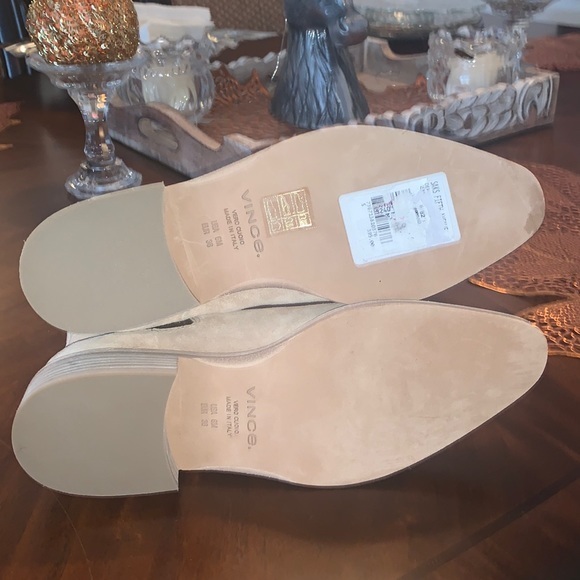 VINCE
‼️New $395.00  VINCE Italian Suede Chelsea Boots - Picture 11 of 11